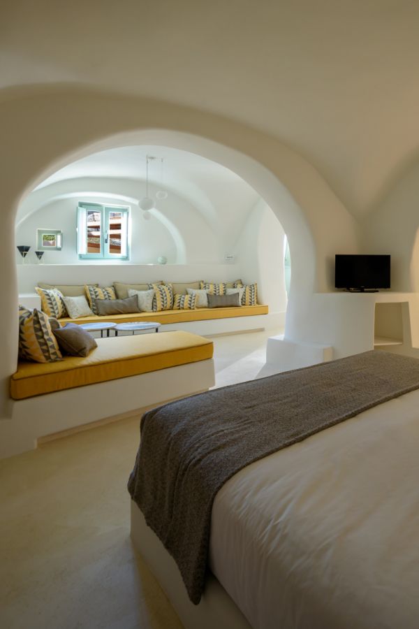 potamoshousesantorini2020-66BBE515EF-3BF0-C385-960A-4372083CB9A3.jpg