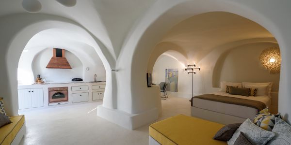 potamoshousesantorini2020-91B84D704A-E7BA-4059-F565-3AA90C05DF5B.jpg